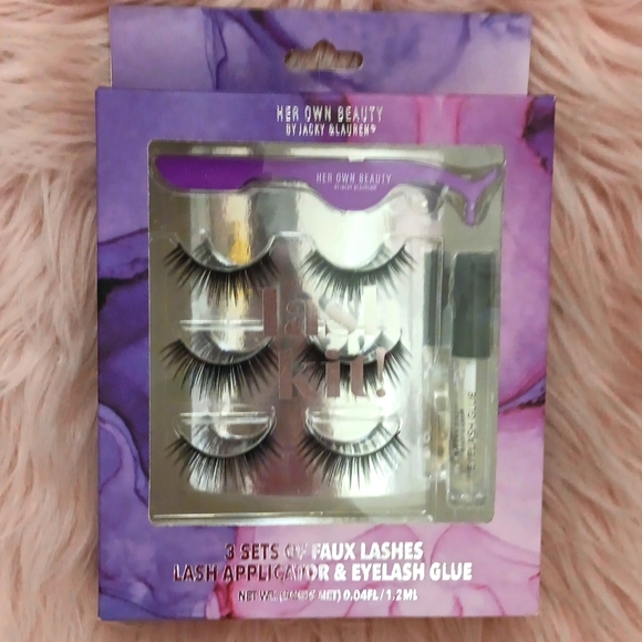 Brand New HER OWN BEAUTY LASH KIT - Picture 1 of 3
